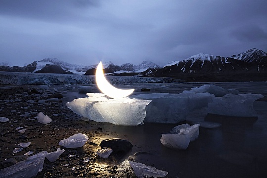 Картина частная луна в Арктике фото 1